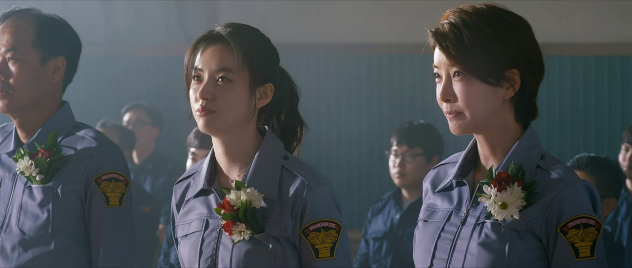 Love Me (2025) WEBRip Hindi + Tam + Tel + Kor 720p AVC AAC 2.0 ESub.mkv.0000